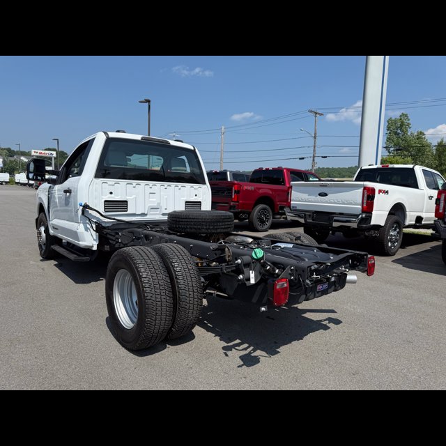 2023 Ford Super Duty F-350 DRW XL thumbnail 7