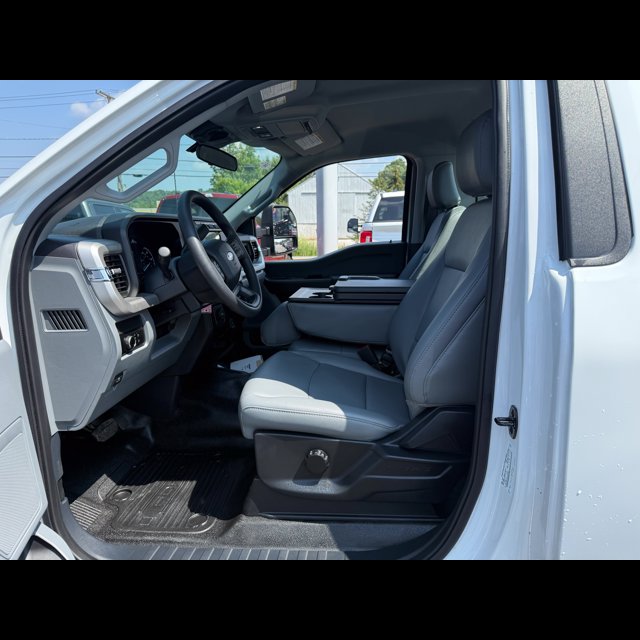 2023 Ford Super Duty F-350 DRW XL thumbnail 9