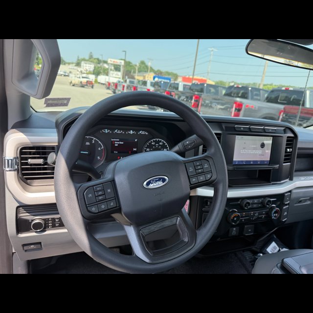 2023 Ford Super Duty F-350 DRW XL thumbnail 10