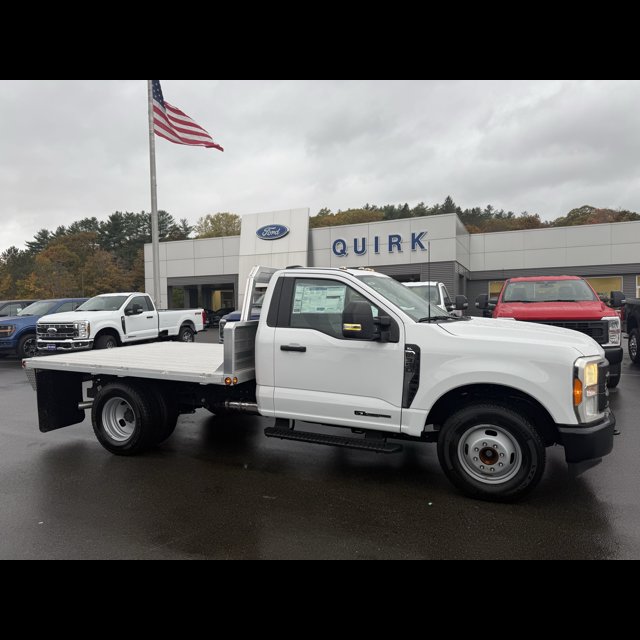 2023 Ford Super Duty F-350 DRW XL thumbnail 2