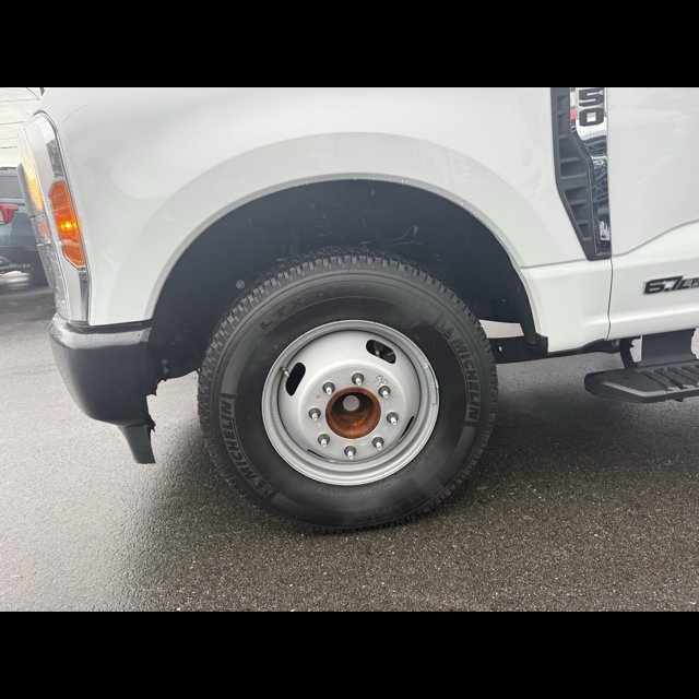2023 Ford Super Duty F-350 DRW XL thumbnail 12