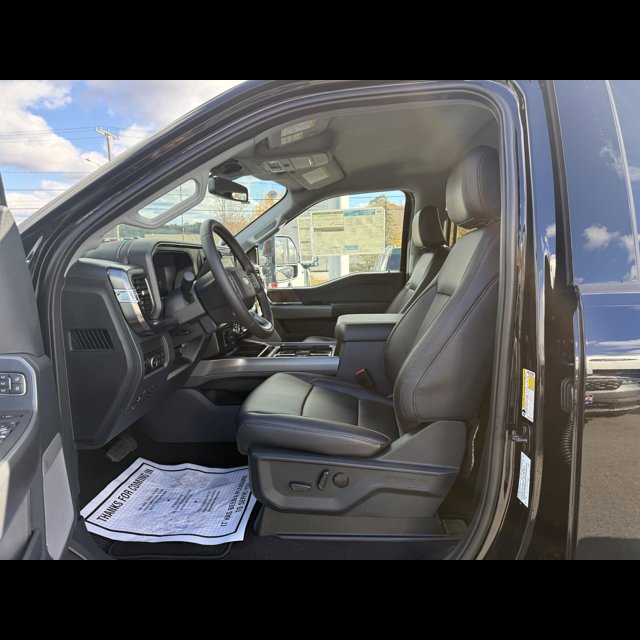 2026 Ford Super Duty F-350 SRW LARIAT thumbnail 12