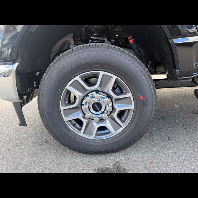 2026 Ford Super Duty F-350 SRW LARIAT thumbnail 16