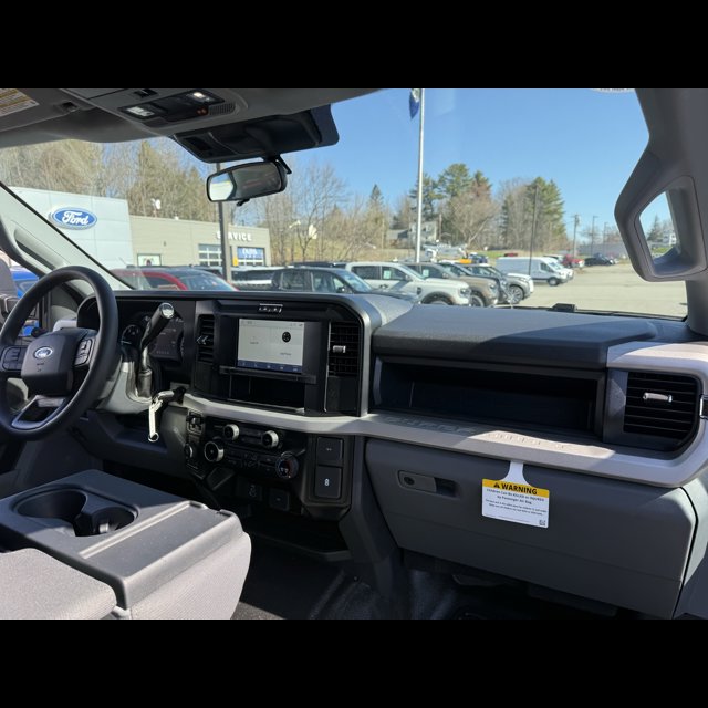2026 Ford Super Duty F-250 SRW XL thumbnail 3