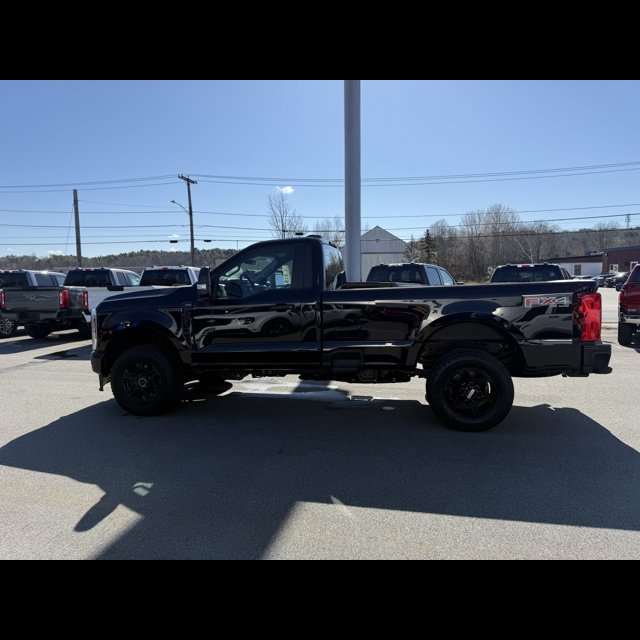 2026 Ford Super Duty F-350 SRW Base thumbnail 5