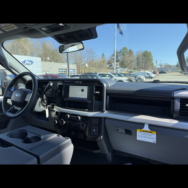 2026 Ford Super Duty F-350 SRW Base thumbnail 6