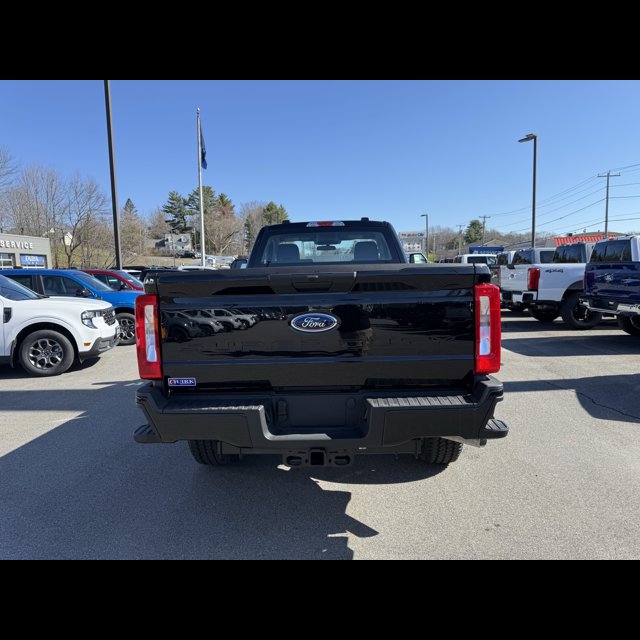2026 Ford Super Duty F-350 SRW Base thumbnail 8
