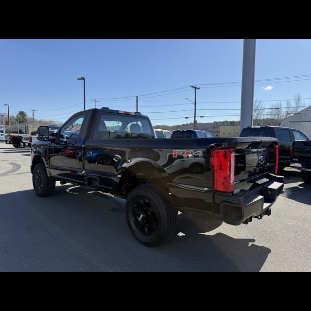 2026 Ford Super Duty F-350 SRW Base thumbnail 9