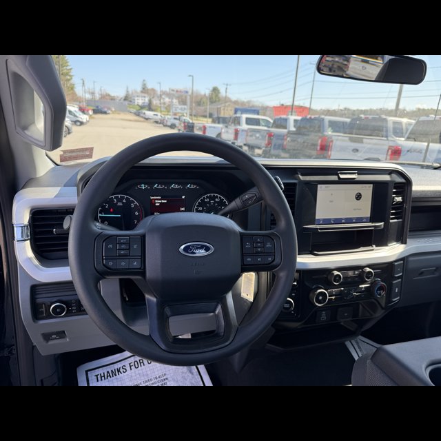 2026 Ford Super Duty F-350 SRW Base thumbnail 11