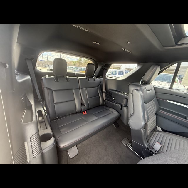 2026 Ford Explorer ST-Line thumbnail 6