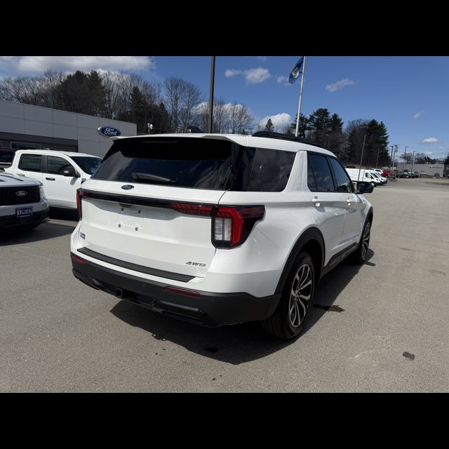 2026 Ford Explorer ST-Line thumbnail 7