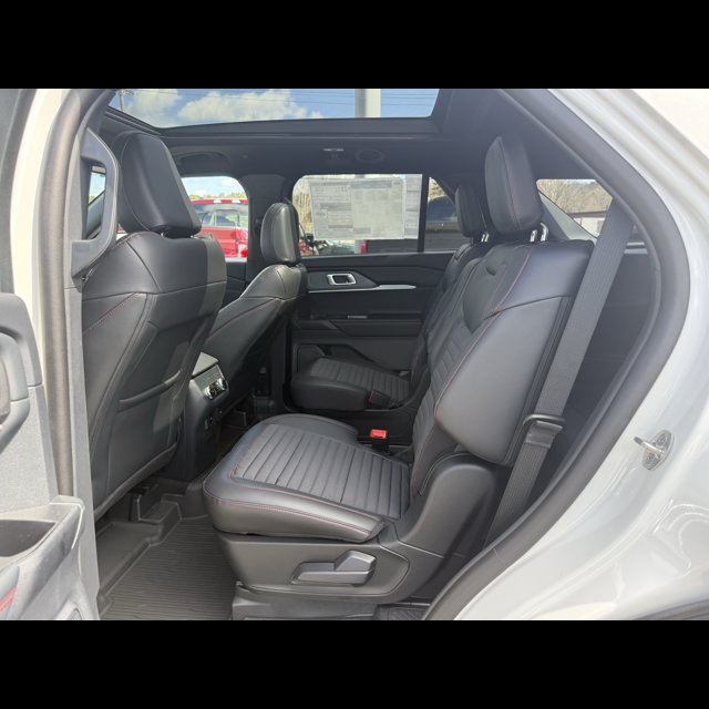 2026 Ford Explorer ST-Line thumbnail 13