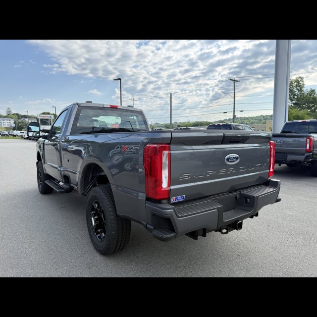 2026 Ford Super Duty F-250 SRW Base thumbnail 8