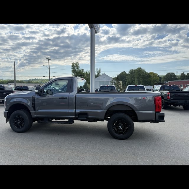 2026 Ford Super Duty F-250 SRW Base thumbnail 9