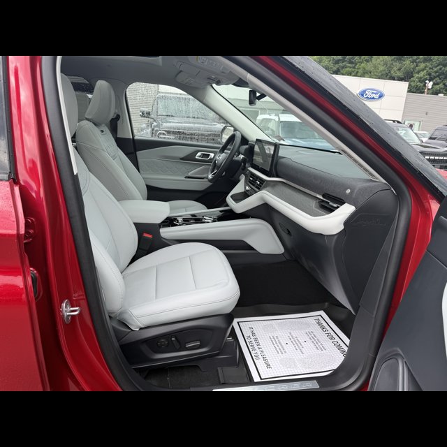 2026 Ford Explorer Platinum thumbnail 3
