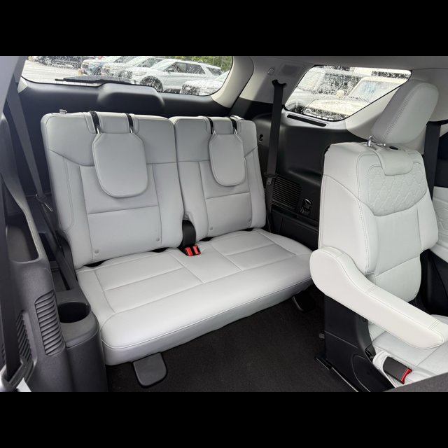 2026 Ford Explorer Platinum thumbnail 6