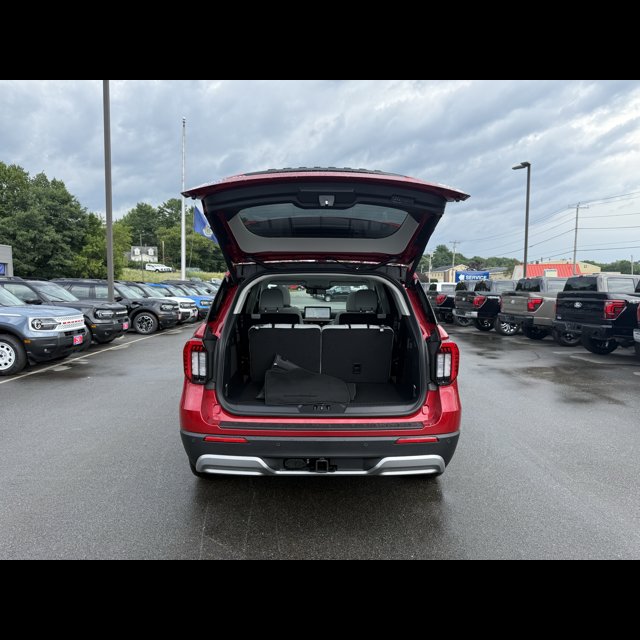 2026 Ford Explorer Platinum thumbnail 9