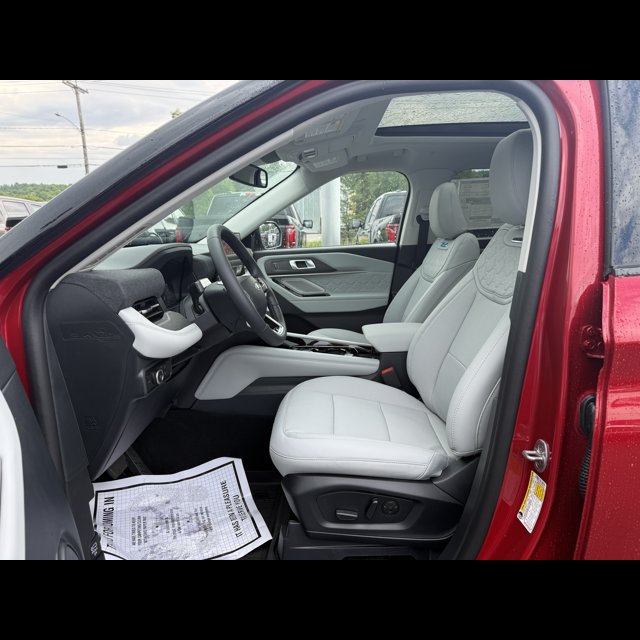 2026 Ford Explorer Platinum thumbnail 14