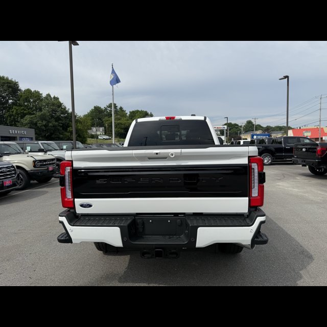 2026 Ford Super Duty F-350 SRW Base thumbnail 7