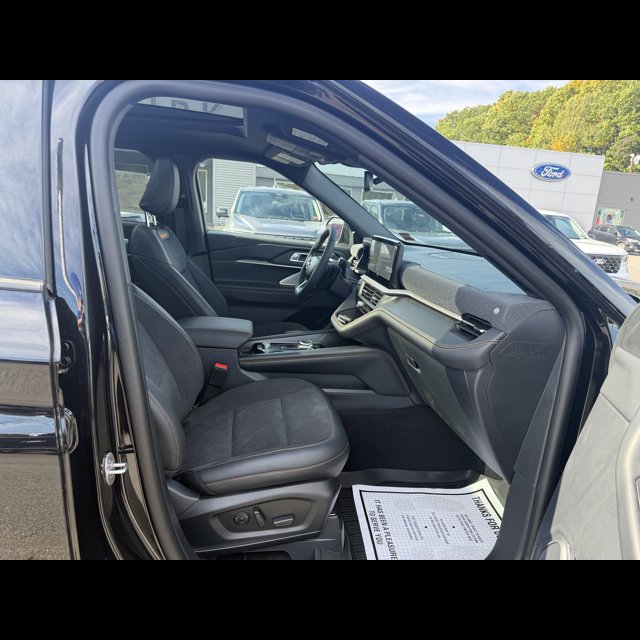 2026 Ford Explorer Tremor thumbnail 3