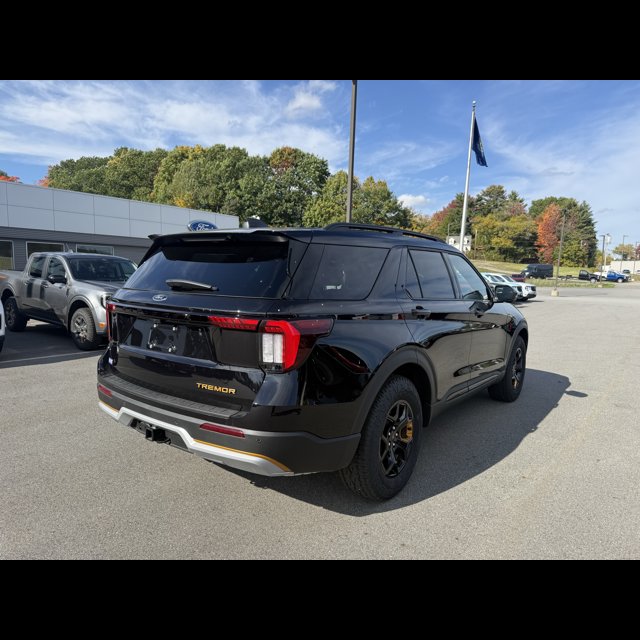 2026 Ford Explorer Tremor thumbnail 7
