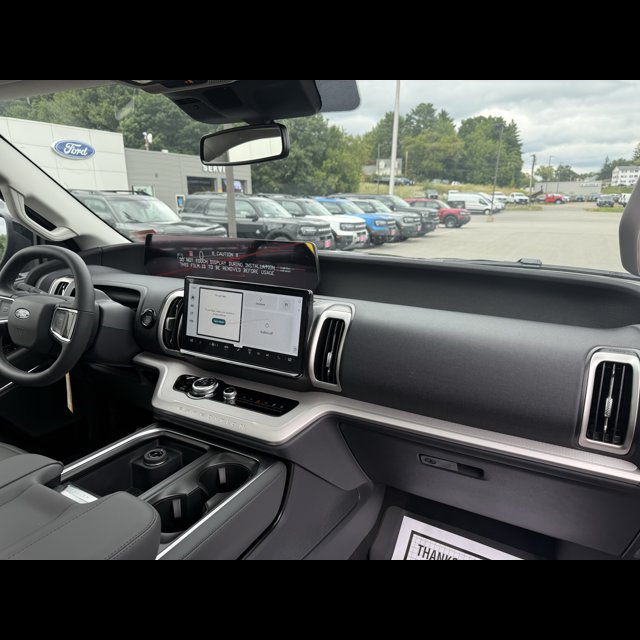 2027 Ford Expedition Active thumbnail 4