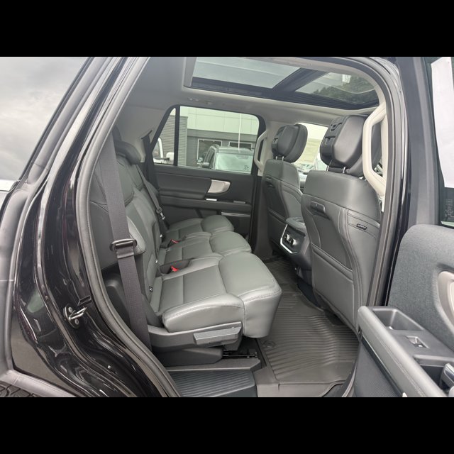 2027 Ford Expedition Active thumbnail 5