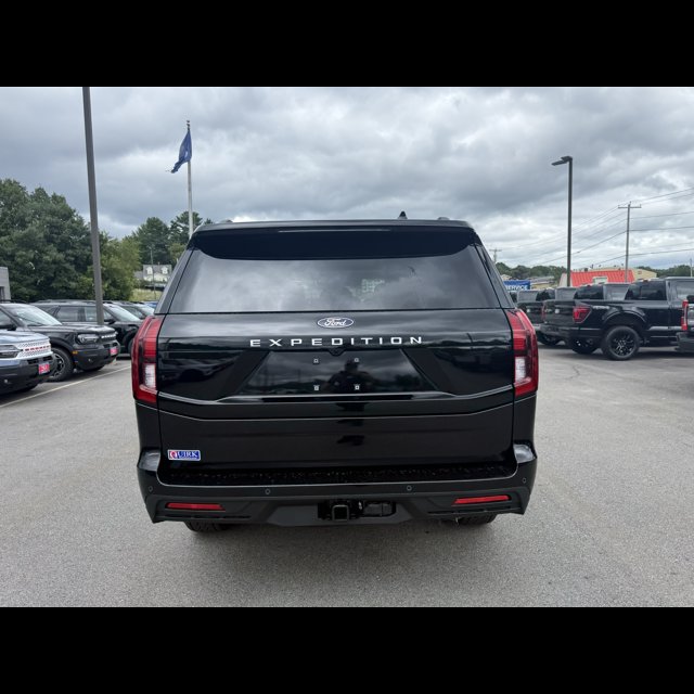2027 Ford Expedition Active thumbnail 8