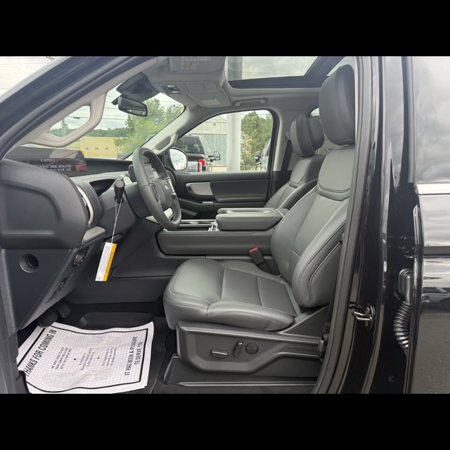 2027 Ford Expedition Active thumbnail 14