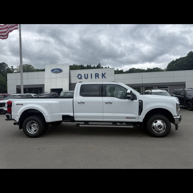 2026 Ford Super Duty F-350 DRW Base thumbnail 2
