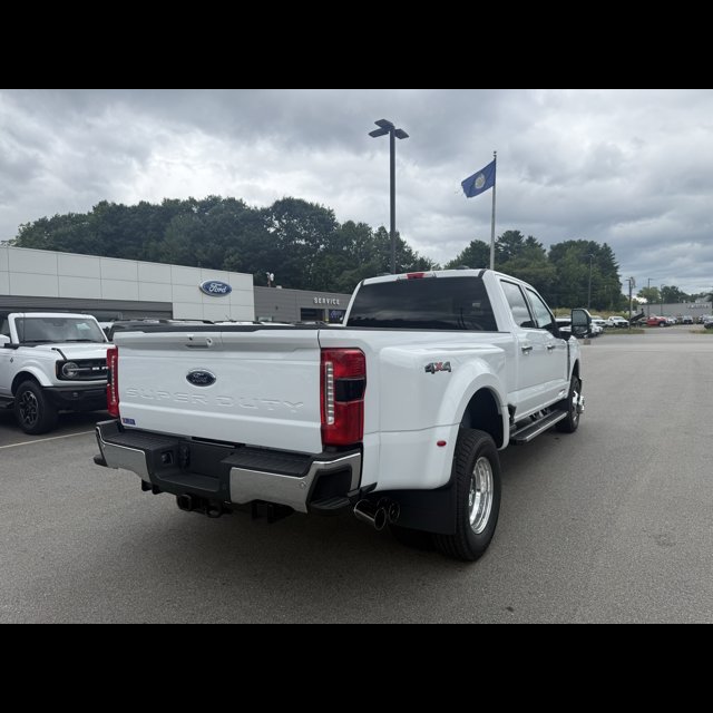 2026 Ford Super Duty F-350 DRW Base thumbnail 6