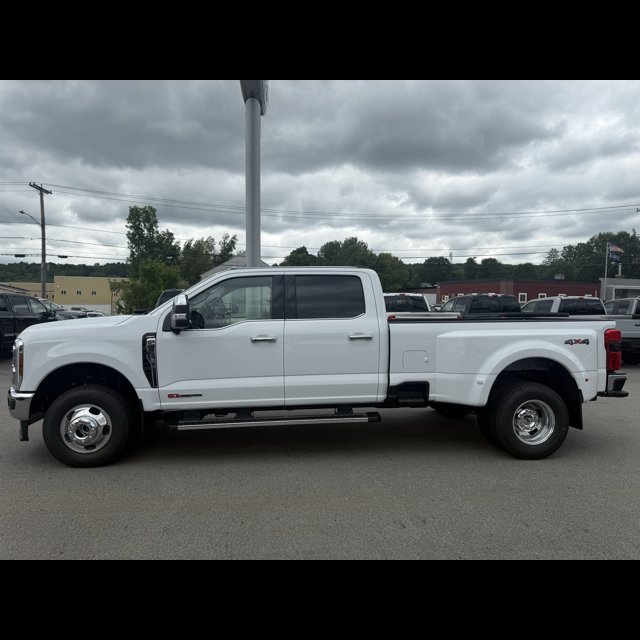 2026 Ford Super Duty F-350 DRW Base thumbnail 10
