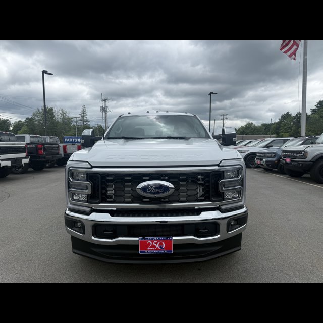2026 Ford Super Duty F-350 DRW Base thumbnail 15