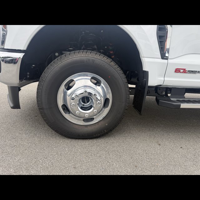 2026 Ford Super Duty F-350 DRW Base thumbnail 16
