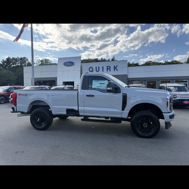 2026 Ford Super Duty F-250 SRW Base thumbnail 2