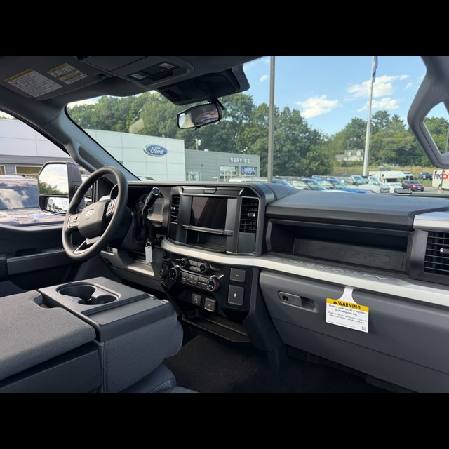 2026 Ford Super Duty F-250 SRW Base thumbnail 4