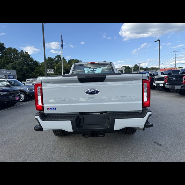 2026 Ford Super Duty F-250 SRW Base thumbnail 6