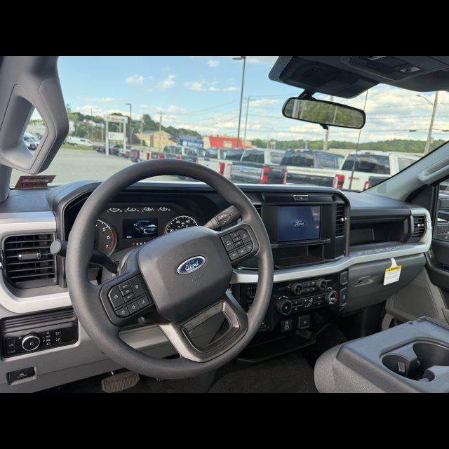 2026 Ford Super Duty F-250 SRW Base thumbnail 11