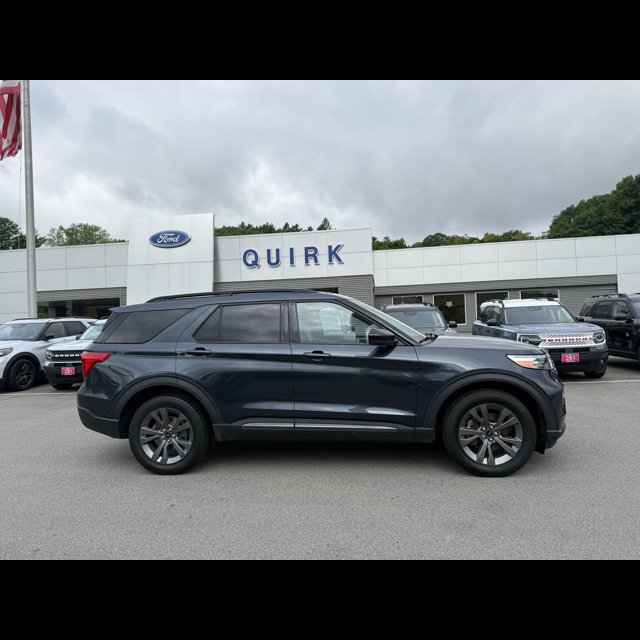 2023 Ford Explorer XLT thumbnail 2