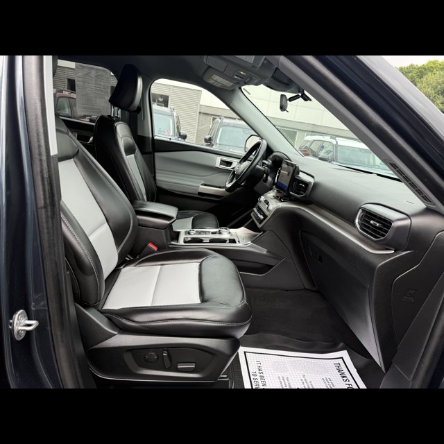2023 Ford Explorer XLT thumbnail 3