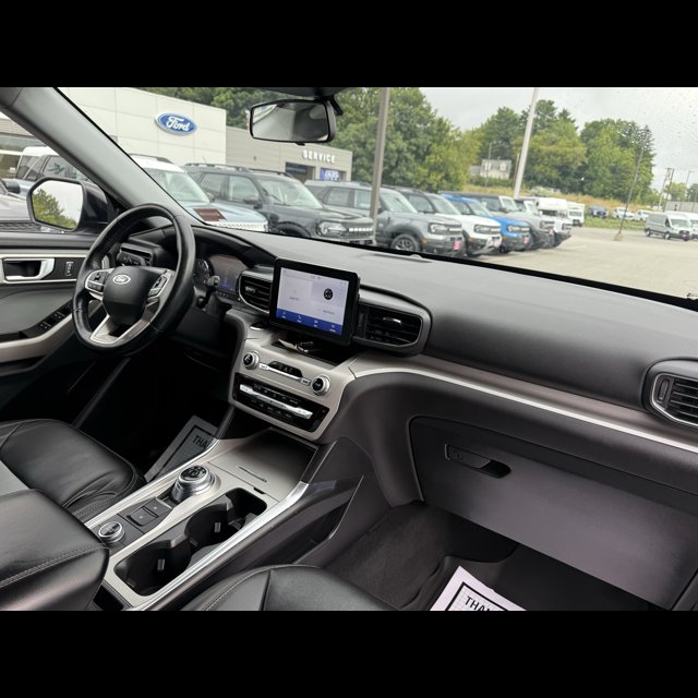 2023 Ford Explorer XLT thumbnail 4