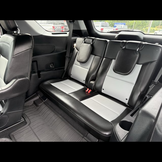 2023 Ford Explorer XLT thumbnail 12