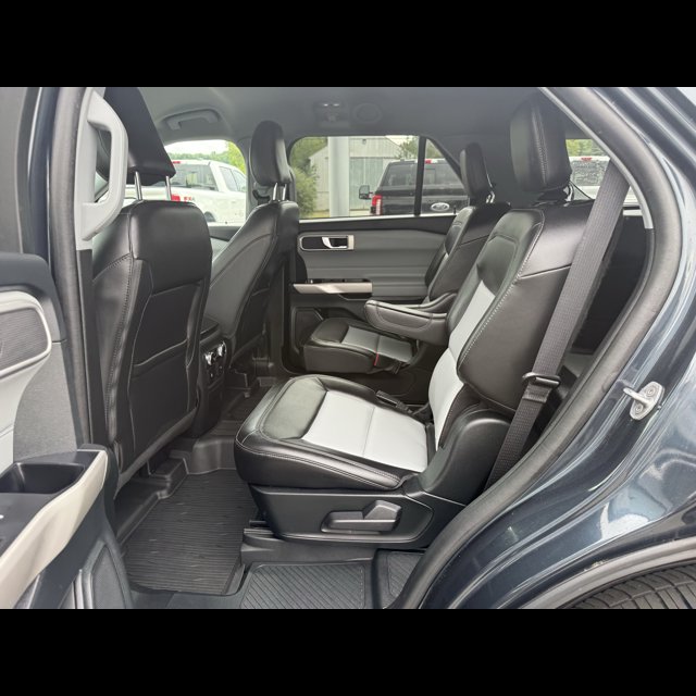 2023 Ford Explorer XLT thumbnail 13