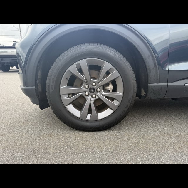 2023 Ford Explorer XLT thumbnail 18