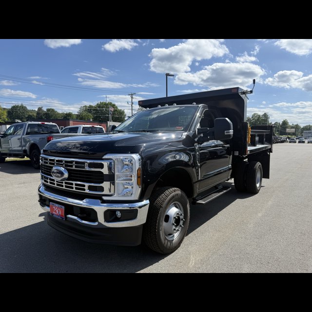 2026 Ford Super Duty F-350 DRW Base thumbnail 11