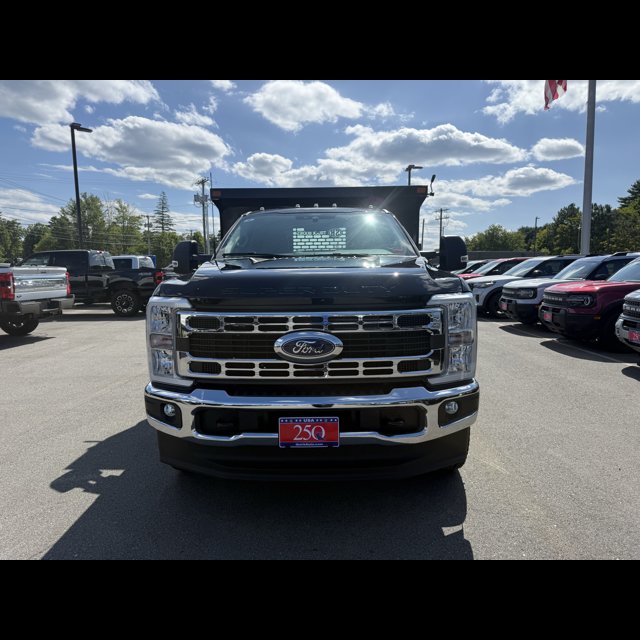 2026 Ford Super Duty F-350 DRW Base thumbnail 12
