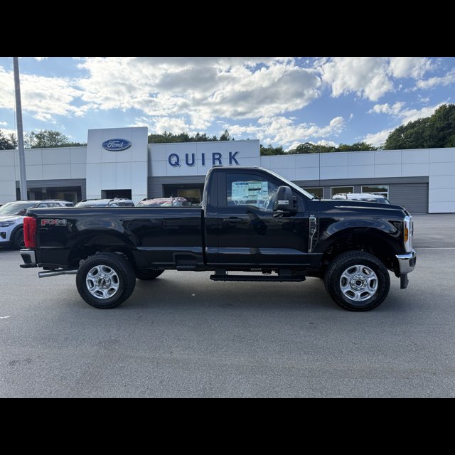 2026 Ford Super Duty F-250 SRW Base thumbnail 2