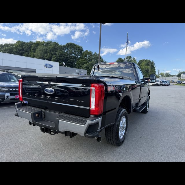 2026 Ford Super Duty F-250 SRW Base thumbnail 5
