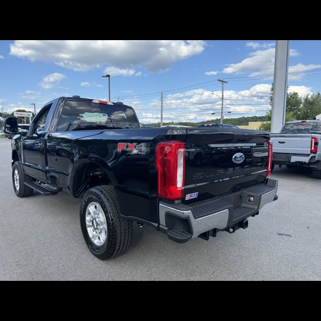 2026 Ford Super Duty F-250 SRW Base thumbnail 8
