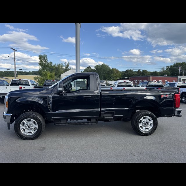 2026 Ford Super Duty F-250 SRW Base thumbnail 9